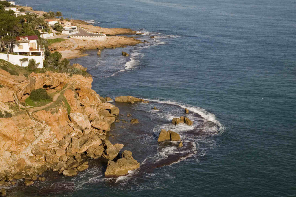 Cala de Aigua Dolç en Dénia: Guía Playa Dolça 2025. Descubre esta cala con encanto en Dénia, Alicante 1 Cala de Aigua Dolç
