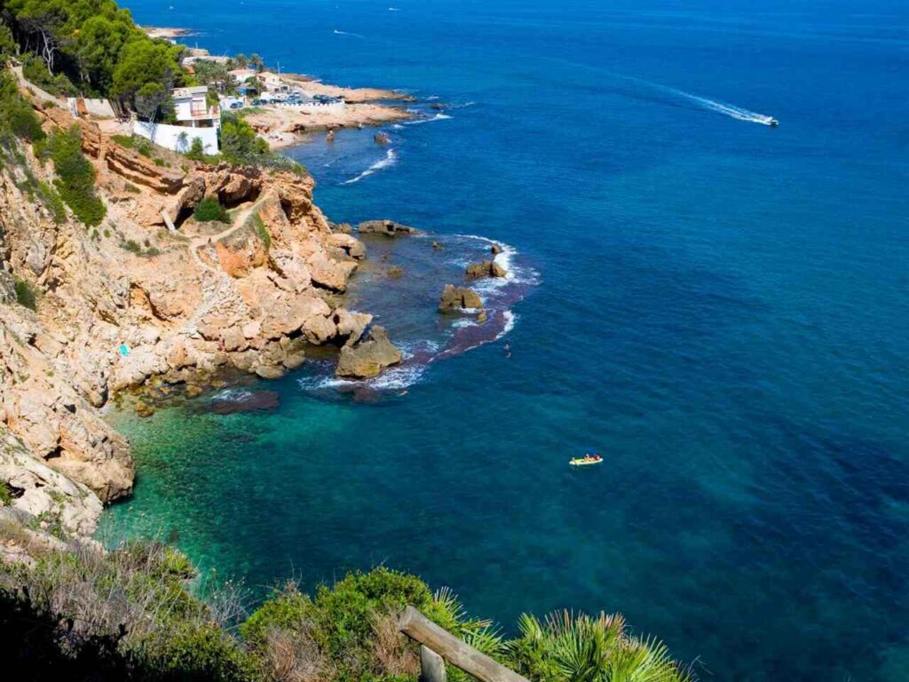 Cala de Aigua Dolç en Dénia: Guía Playa Dolça 2025. Descubre esta cala con encanto en Dénia, Alicante 1 Cala de Aigua Dolç