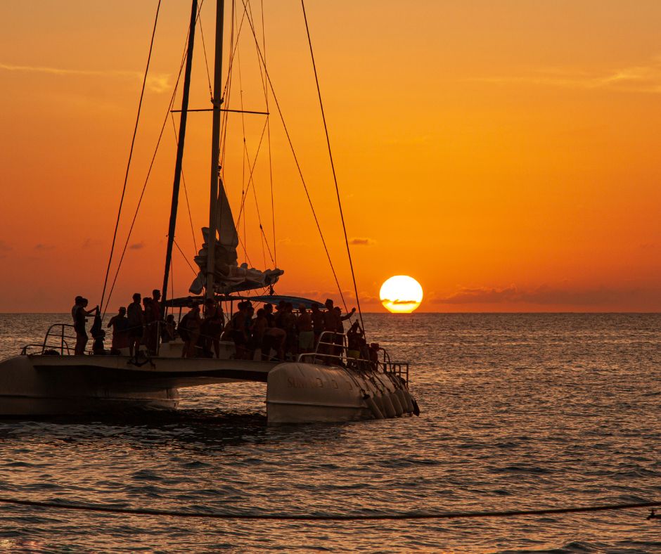 Descubre Actividades y excursiones en Denia: Paseo en Barco Dénia 2026 1 excursiones en denia